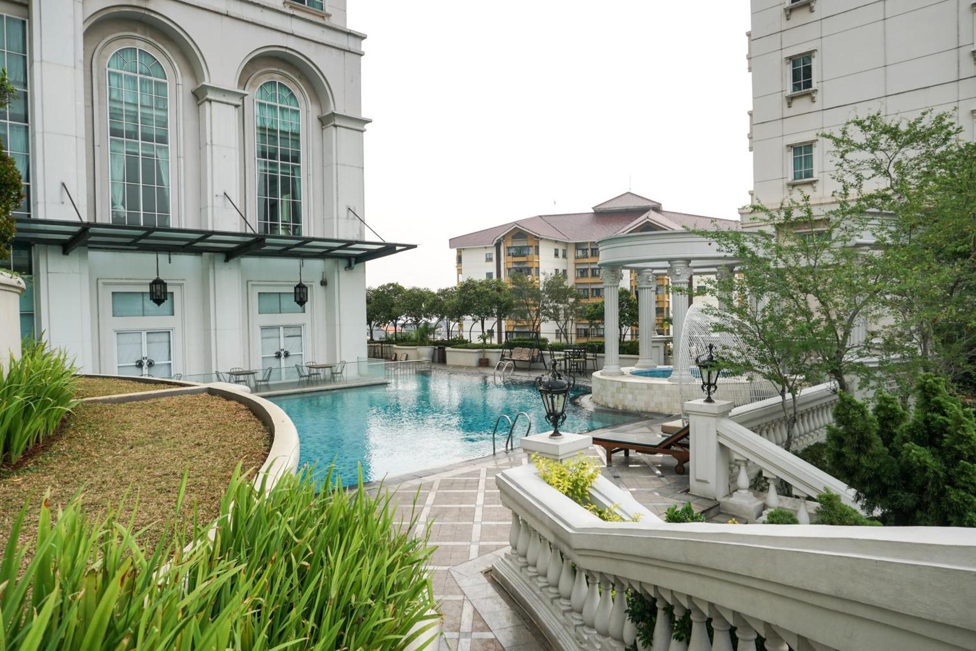 Cozy And Tidy 1br At The Bellezza By Travelio Jakarta