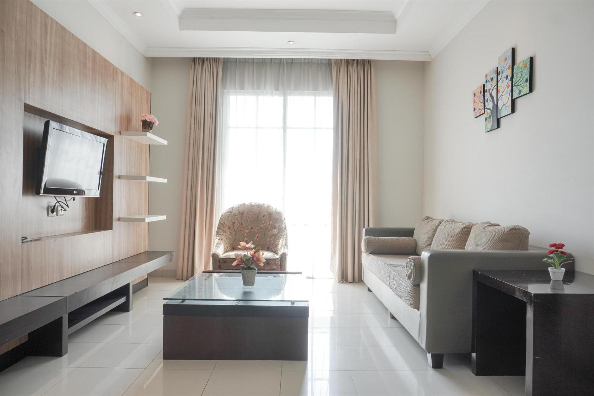 Cozy And Tidy 1br At The Bellezza By Travelio * Jakarta